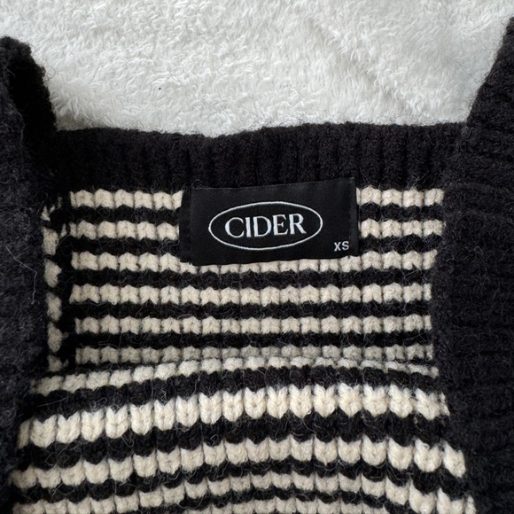 Knit Vest - CIDER - Picture 3 of 4
